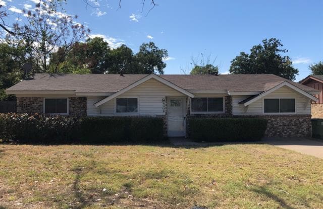 917 Bryan Drive - 917 Bryan Drive, Bedford, TX 76022