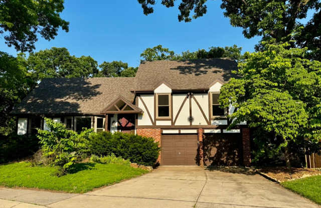 Charming, Spacious 4BR/3BA Home in Gladstone photos photos