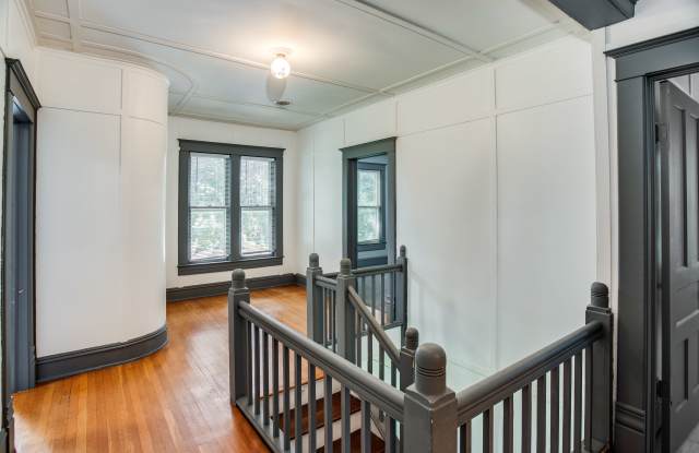 1649 Ridge Road Gallery 4
