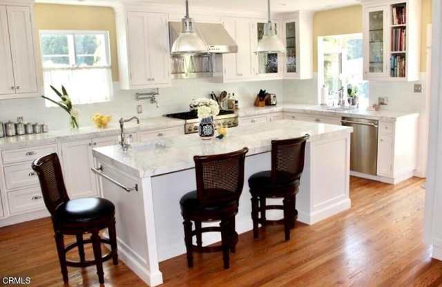 807 N Doheny Drive - 807 North Doheny Drive, Beverly Hills, CA 90210