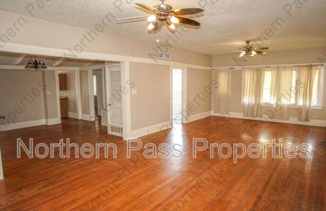 7600 Franklin Dr. Front Gallery 2
