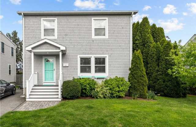 24 Aborn Street - 24 Aborn Street, Newport, RI 02840