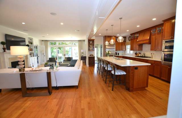 Charming Vacation Home, Furnished 4Bd/3.5Ba Home photos photos