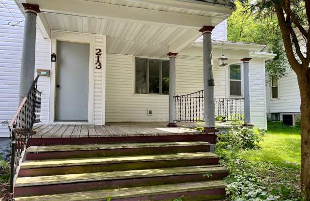 4 Bed 2 Bath Single Family Home in Wausau photos photos
