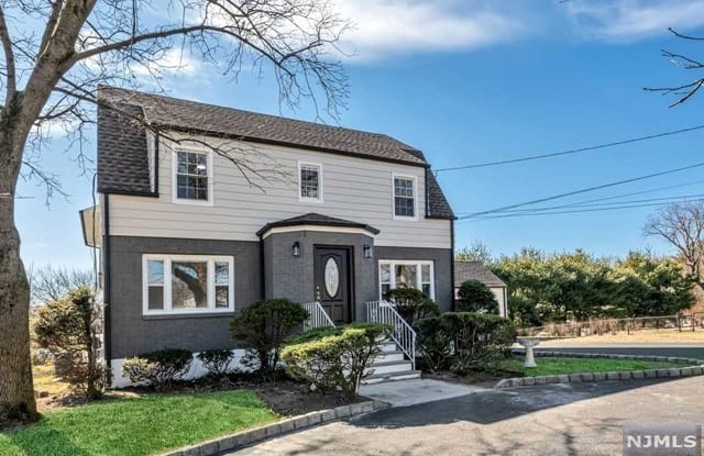 807 Pascack Road - 807 Pascack Road, Paramus, NJ 07652