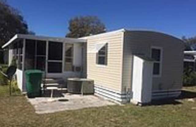 824 Janet St - 824 Janet Street, Wildwood, FL 34785