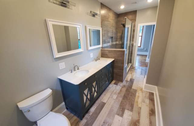 925 Dennison Avenue - 2 photos photos