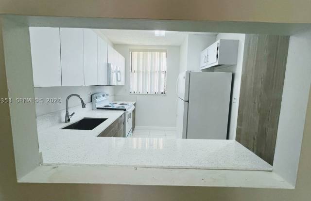 8429 Forest Hills Dr Gallery 3