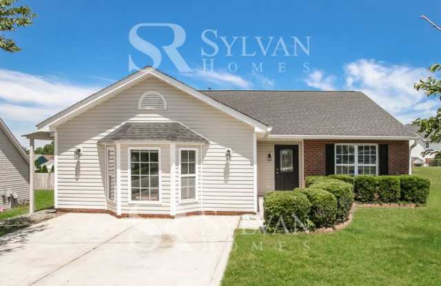 942 Faye Street - 942 Faye Street, Statesville, NC 28677