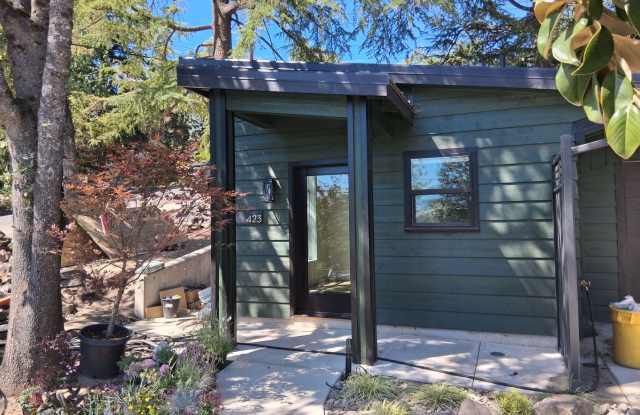 Stylish Newly Built One-bedroom in the Heart of Ashland photos photos
