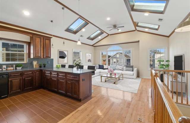 213 PEARSALL AVE photos photos