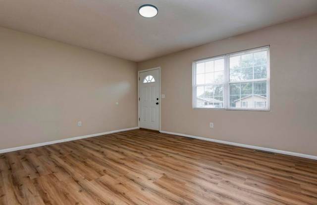 Cozy 3-Bedroom Home with Convenient Layout Gallery 4