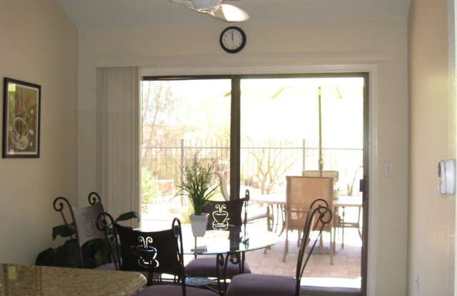 1653 N Sierra Vista Drive Gallery 4