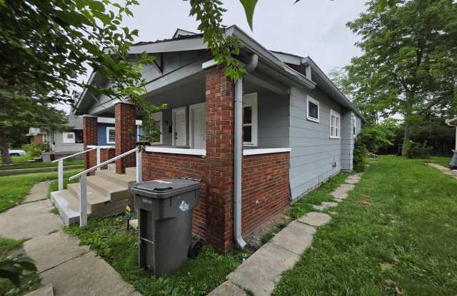 833 N Gladstone Avenue Gallery 2