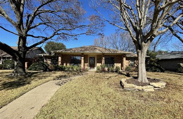 343 Hummingbird Lane - 343 Hummingbird Lane, Duncanville, TX 75137
