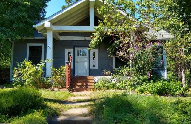 918 Union Street - 918 Union Street, Hood River, OR 97031