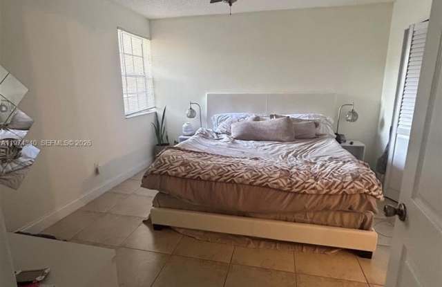 18308 NW 68th Ave photos photos