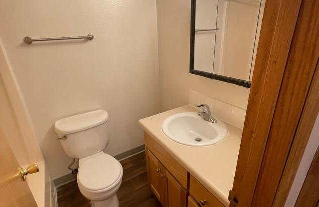 Farmington Oaks Gallery 4