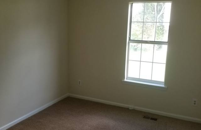SPACIOUS 3-BEDROOM TOWNHOME — SECTION 8 ACCEPTED! Gallery 4