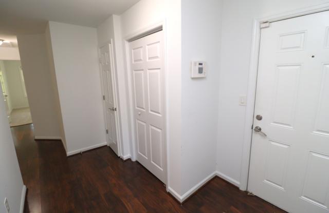 321 Renshaw Ct Gallery 2