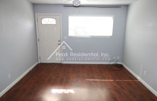 Carmichael 2bd/1ba Duplex near Manzanita & Auburn Blvd Gallery 4
