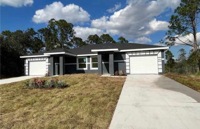 3Bd / 2Ba Duplex with GARAGE photos photos