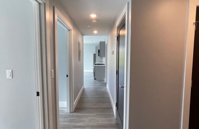 Charming 1 Bedroom-No Broker Fee Gallery 3