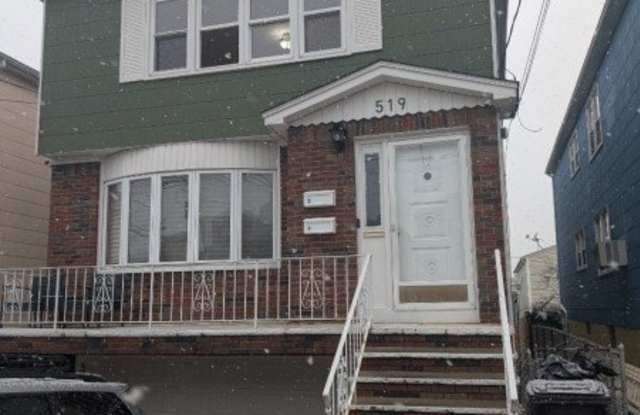 519 Davis Ave photos photos