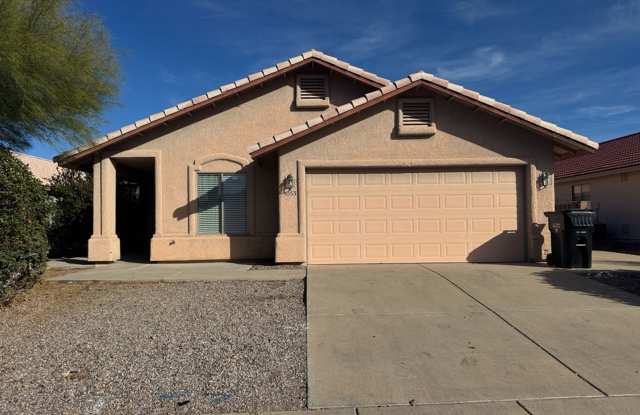 Spacious 4 bedroom home! Available Now! photos photos