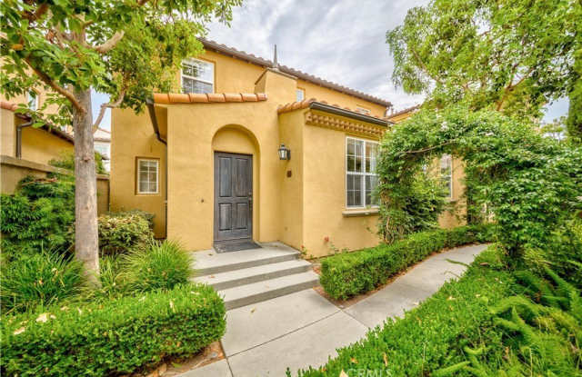 72 Chantilly Gallery 2