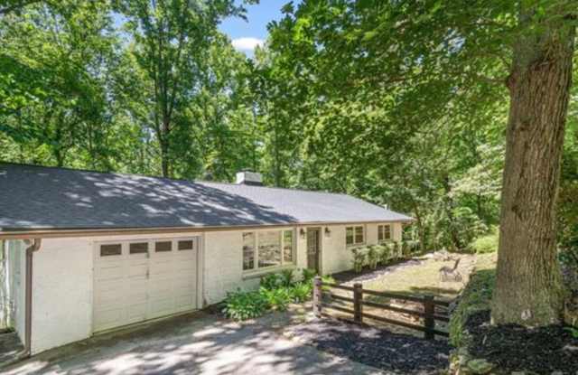 Renovated 3 Bedroom in Hendersonville, NC!! - 636 East Sunset Drive, Henderson County, NC 28791