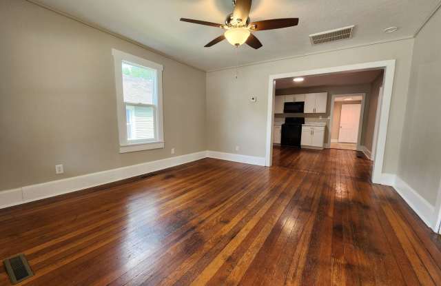 Spacious 3-Bedroom, 1-Bathroom Home AVAILABLE NOW!! photos photos