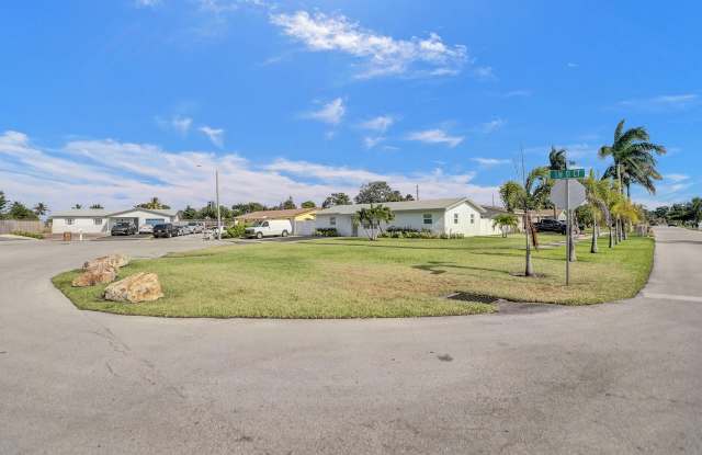 1210 SW 10TH Terrace Gallery 4