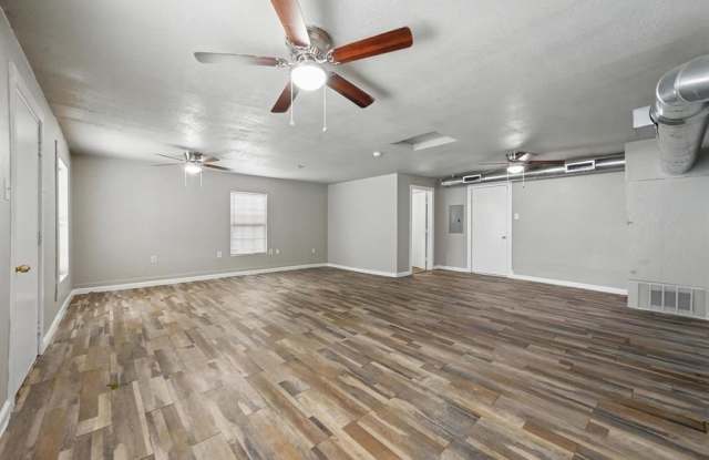 2105 Vaughn Boulevard Gallery 4
