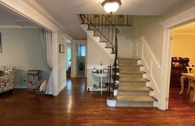 174 Lodge Avenue Gallery 2