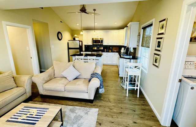 104 N Rosborough Ave photos photos