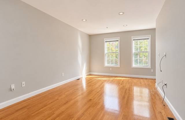 280 River St Gallery 4