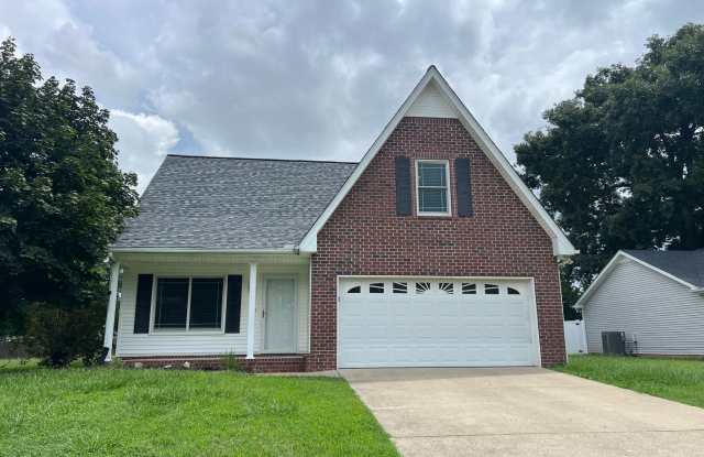 Spacious 4 Bedroom 2.5 Bath Available Now! photos photos