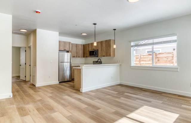 Luxury Apartment in La Pine! Gallery 2