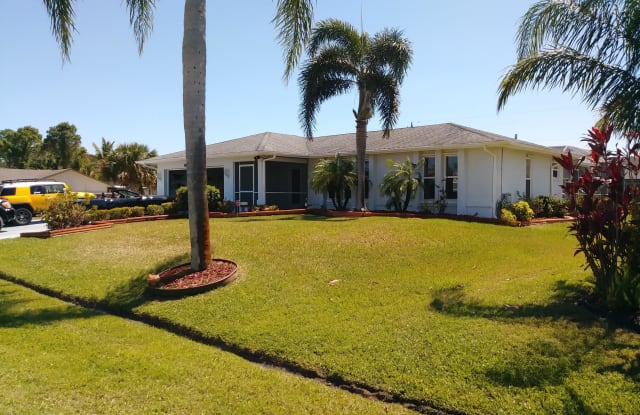 980 SE Breakwater Avenue - 980 SE Breakwater Ave, Port St. Lucie, FL 34983