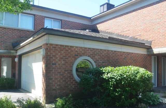 335 Milford Road - 335 Milford Road, Deerfield, IL 60015
