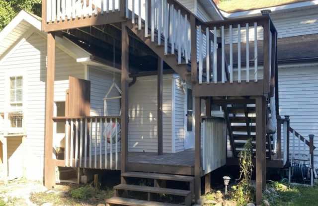 609 W Ganson St - 609 West Ganson Street, Jackson, MI 49201