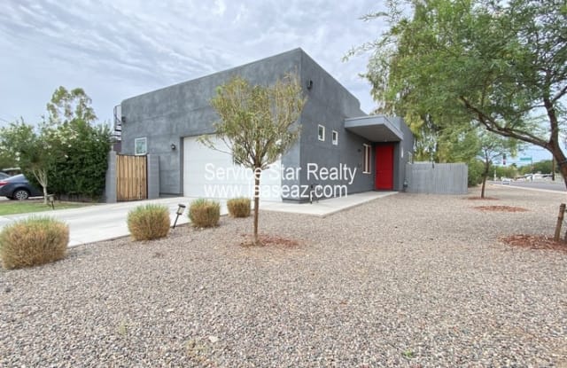 5346 N 22nd Dr Gallery 1