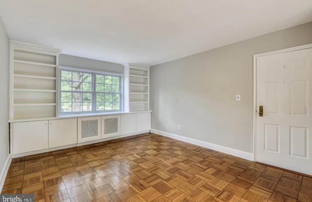 1604 W ABINGDON DRIVE Gallery 3