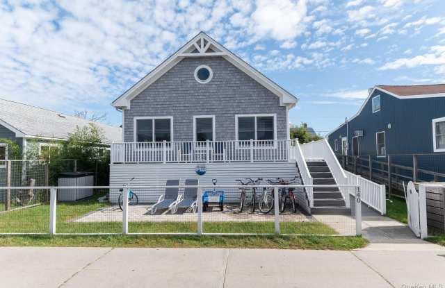140 Bungalow Walk Gallery 1