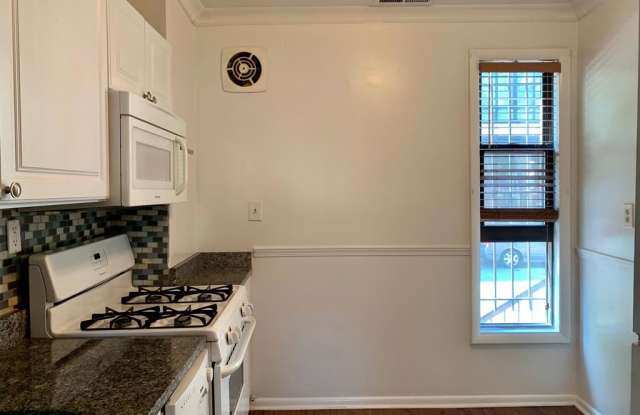 1351 Riggs St NW Gallery 4
