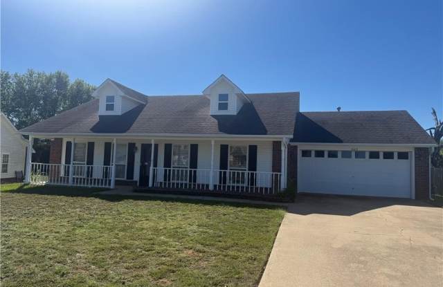 1603 Eastgate CIR Gallery 1