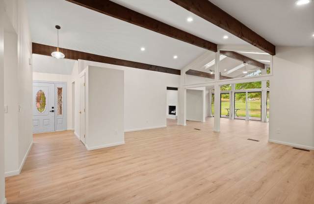 875 Brandon Circle Gallery 2