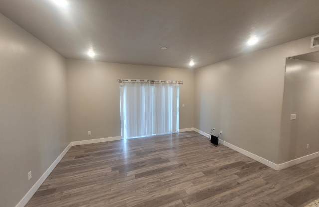 1128 South 820 East - 1unit 8102 Gallery 4