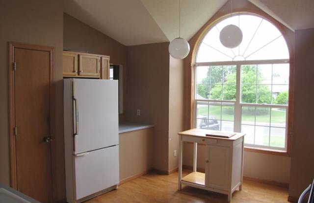 17508 Five Oaks Drive Gallery 3